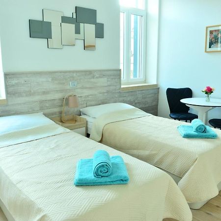 18sqm studio Apartament, with 1 private bathroom in Centru oraș Split Exterior foto